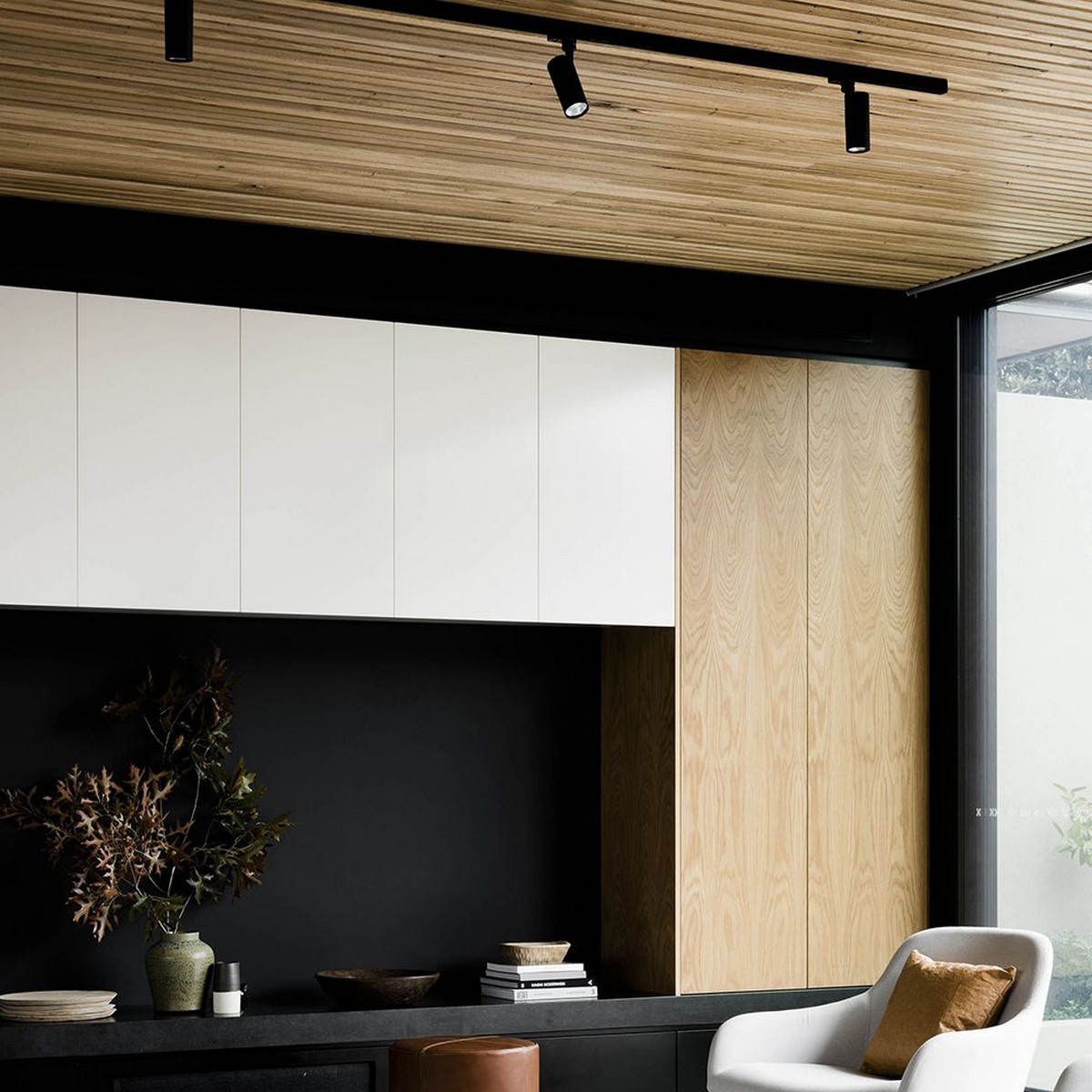 Трековые светодиодные светильники Светильник Feron AL155 трековый однофазный на шинопровод под лампу GU10 белый 32473 