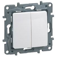 Legrand Etika Белый Переключатель Legrand Etika белый 2-клавишный, 10А, авт. клем. 672212