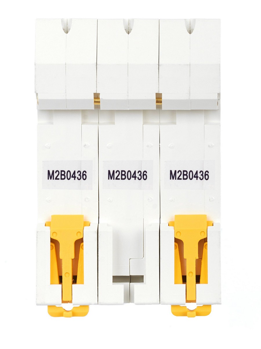 3 полюсные (трехполюсные) Автоматический выключатель IEK ARMAT M06N 3P B 4А AR-M06N-3-B004 
