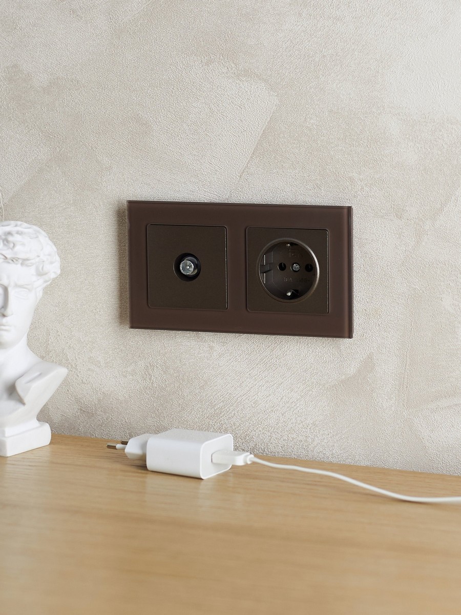 IEK Brite Рамки Рамка IEK BRITE 2-местная РУ-2-2-БрТБ стекло бронза BR-M22-G-K45