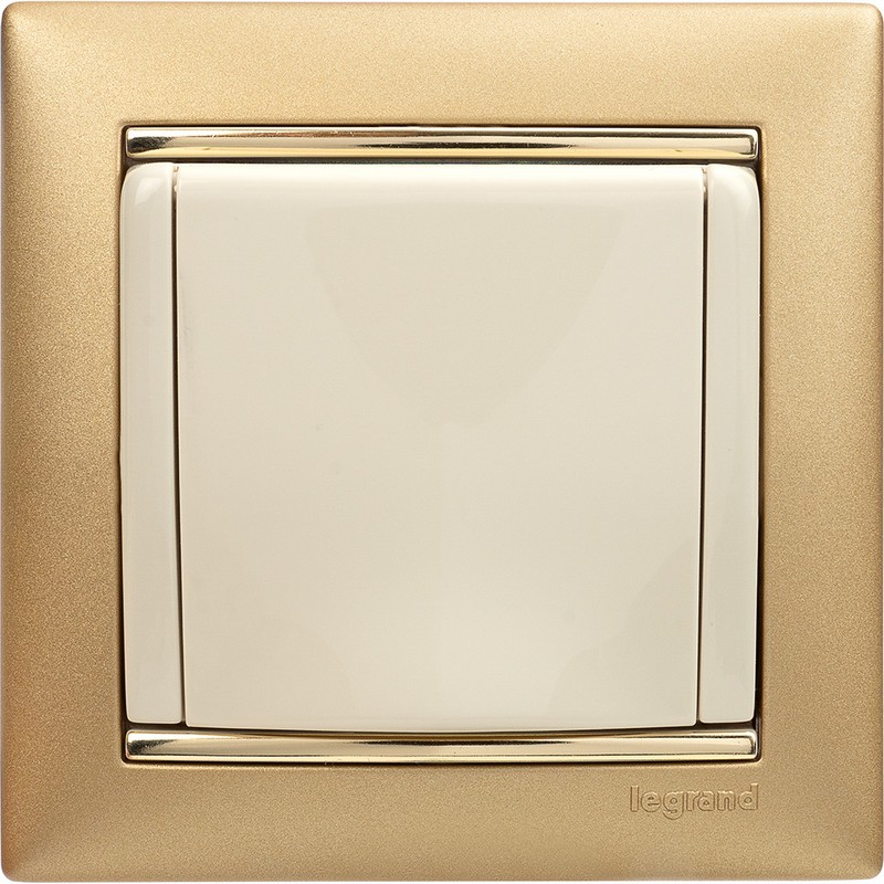 Розетка Legrand Valena Крем 1-ая с/з с крышкой 774322
