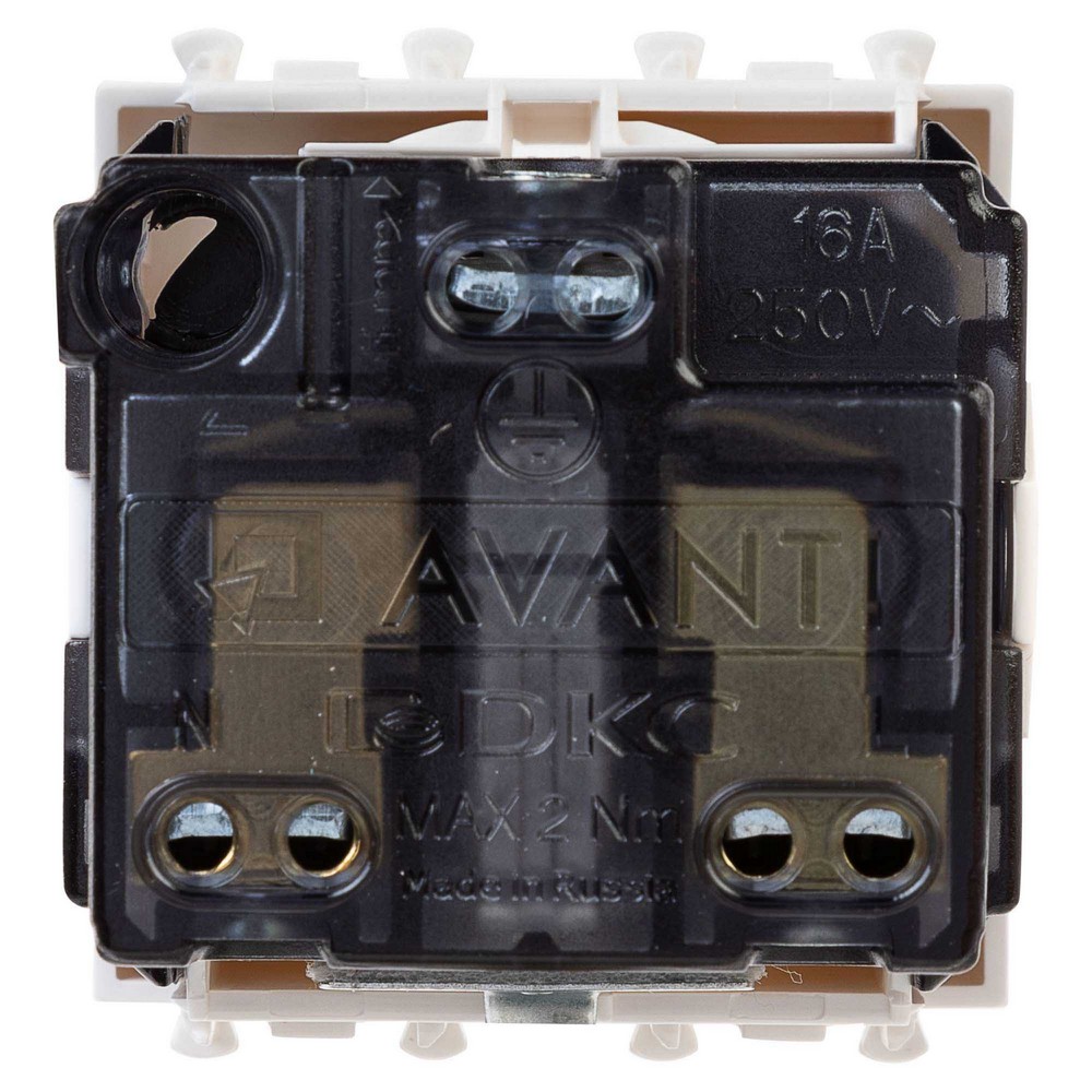 DKC Avanti механизмы Белое облако Розетка модульная DKC Avanti 2P+E с з/ш "Белое облако" 2 модуля 4400002