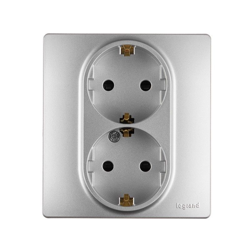 Legrand Etika Алюминий Розетка электрическая Legrand Etika алюминий 2-я с/з со шторками, авт. клем. 672433