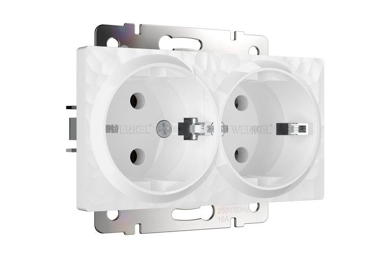 Werkel Белый Hammer механизмы Розетка Werkel двойная с заземлением (hammer белый) W1272001