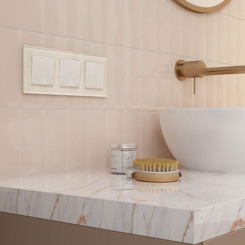 Рамки Werkel Favorit Рамка Werkel Favorit на 3 поста (молочный, стекло) W0031141