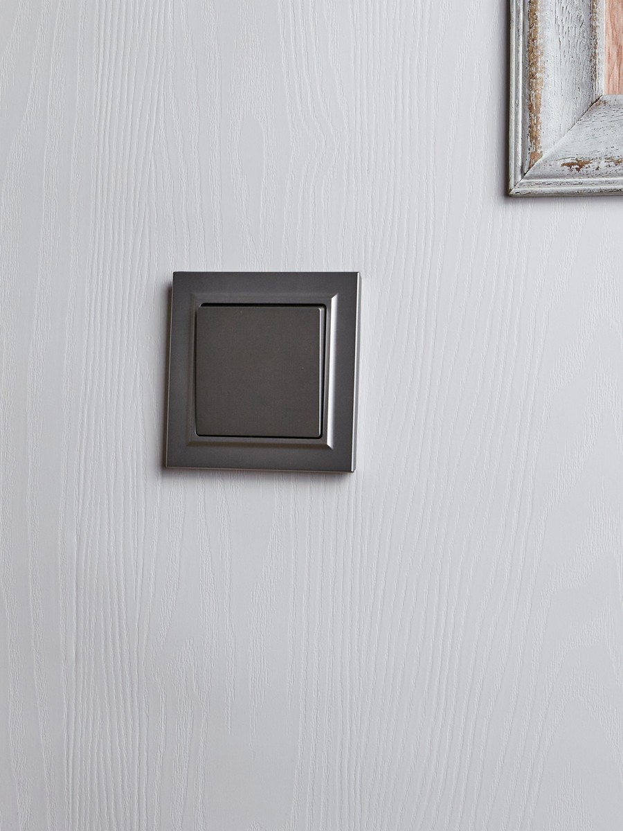 IEK Brite Сталь Выключатель IEK BRITE Сталь 1-кл. 10А в сборе ВСР10-1-0-БрС BR-V10-0-10-K46-F