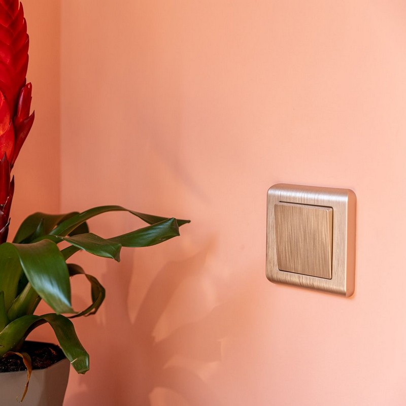 Werkel Шампань рифленный механизмы Выключатель Werkel одноклавишный  проходной (шампань рифленый) W1112010