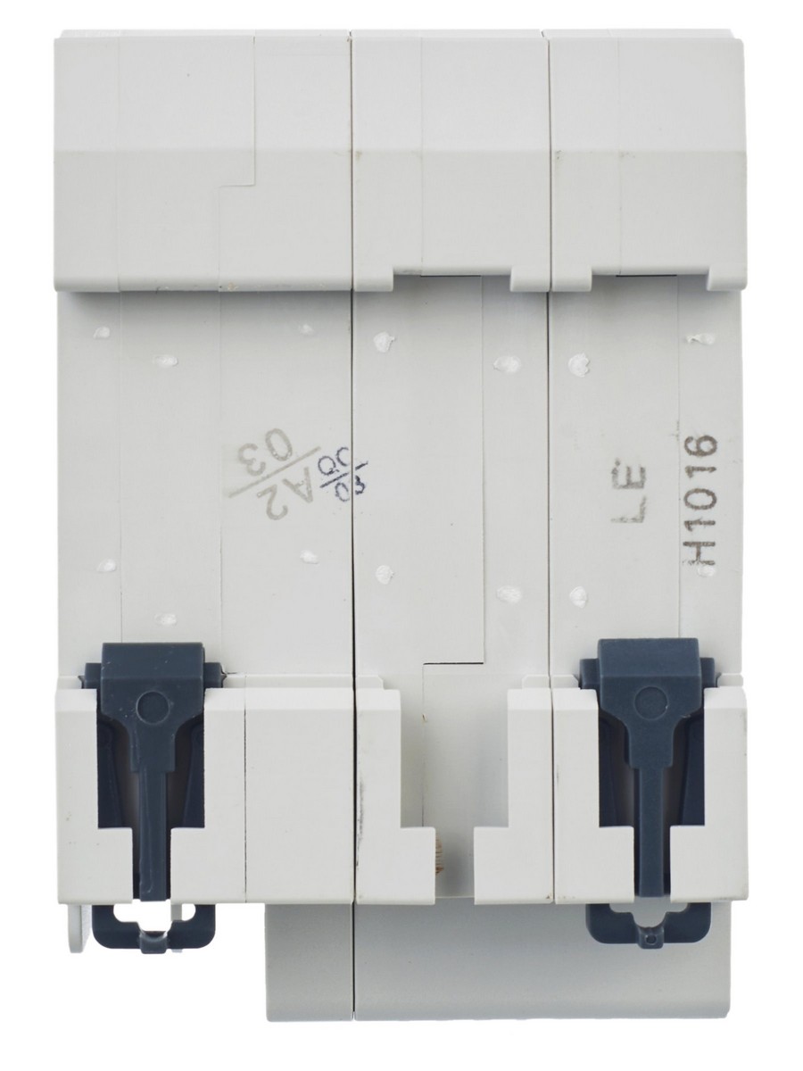 IEK Дифференциальный автоматический выключатель IEK GENERICA АД12 2Р 16А 30мА MAD15-2-016-C-030 