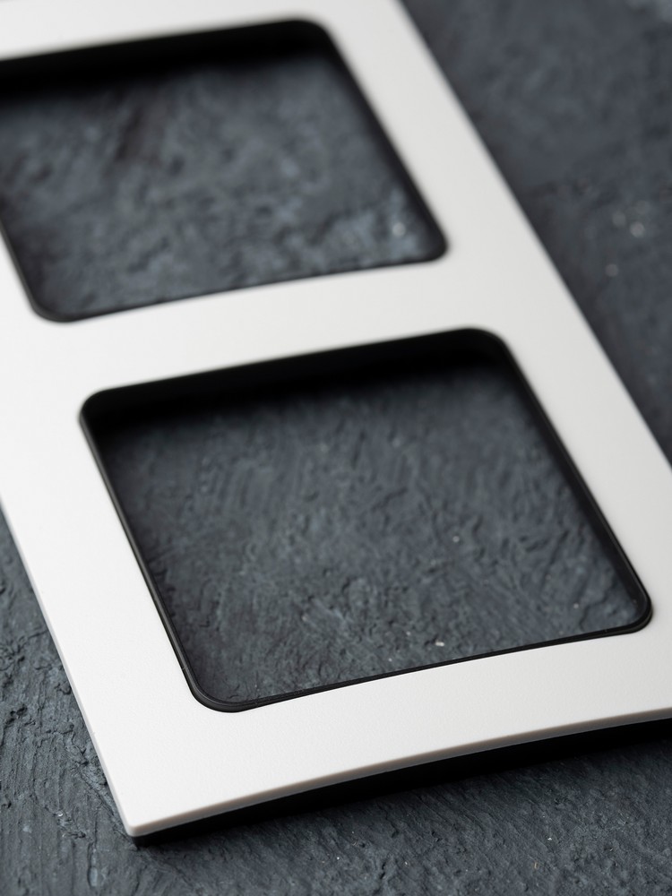 EKF Стокгольм белый Рамка 4-ая EKF PROxima Стокгольм Белый Линяя черная  EZM-G-305-20