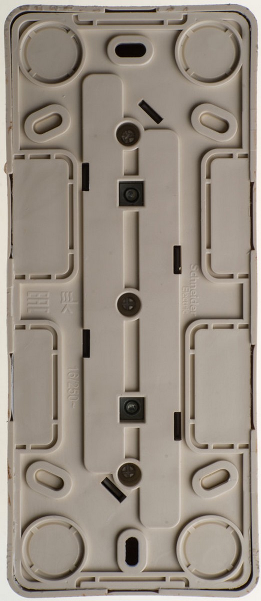 Этюд Дача Розетка 3-ая Systeme Electric Этюд наружный Сосна с/з со шторками 16А 250B PA16-012D