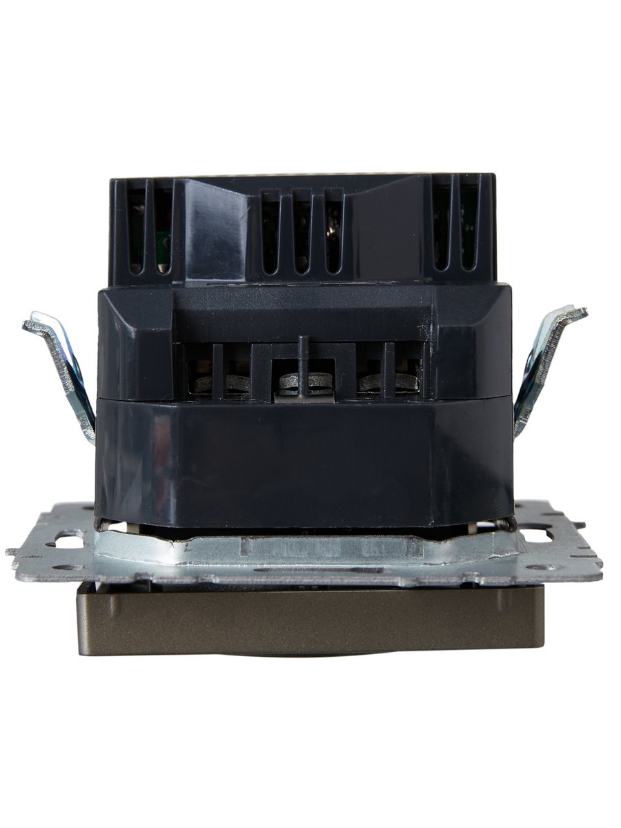 IEK Brite Шампань Розетка IEK BRITE с с/з и шторками 16А с USB A+C 18Вт РЮш11-1-БрШ шампань BR-R14-16-U22-018-K37