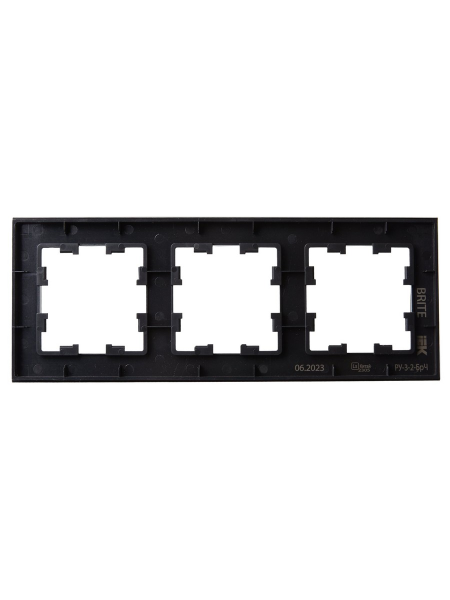 IEK Brite Рамки Рамка IEK BRITE 3-местная РУ-3-2-БрЧ стекло черный BR-M32-G-K02